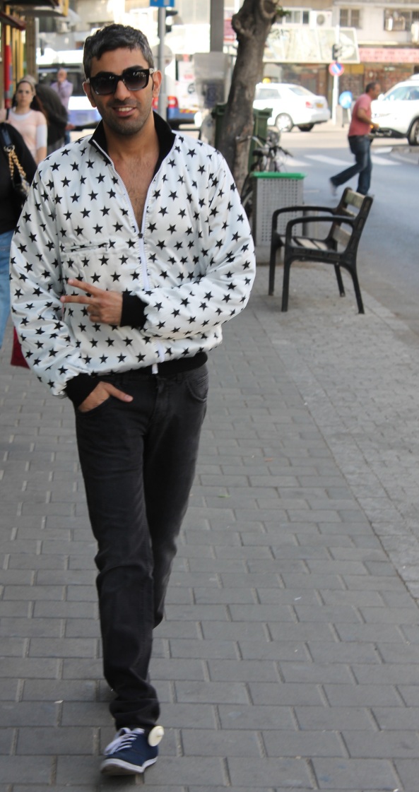 מעיל כוכבים וג'ינס של דולצ'ה וגבאנה, להשיג ב"אופנת סגל" | Segal fashion